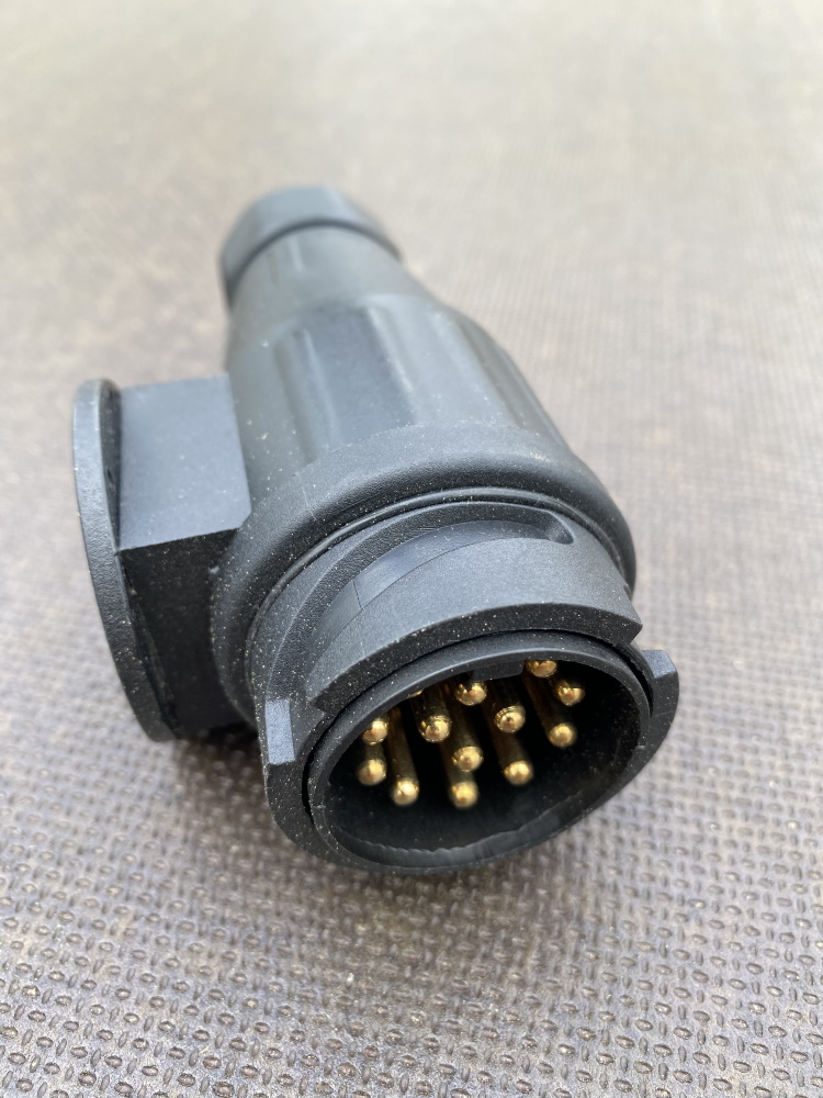 13 poliger Stecker für Anhänger